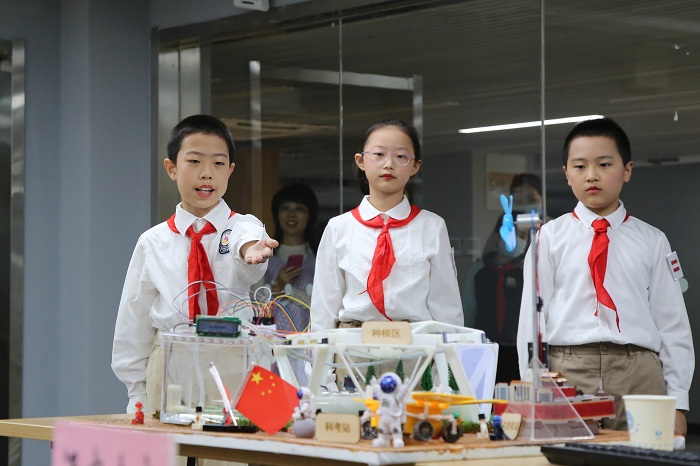 1.韓朗、那百屹、孫甯萱小隊.JPG