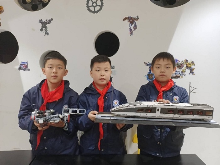 6.葉頌、王梓陽、袁博小隊.png