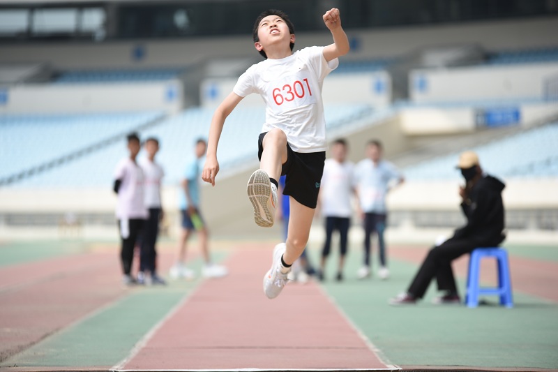 跳(tiào)遠(yuǎn)比賽.jpg