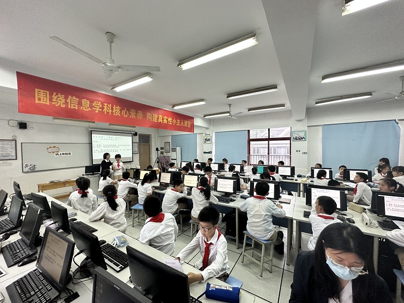 03學生上課現場3.JPG