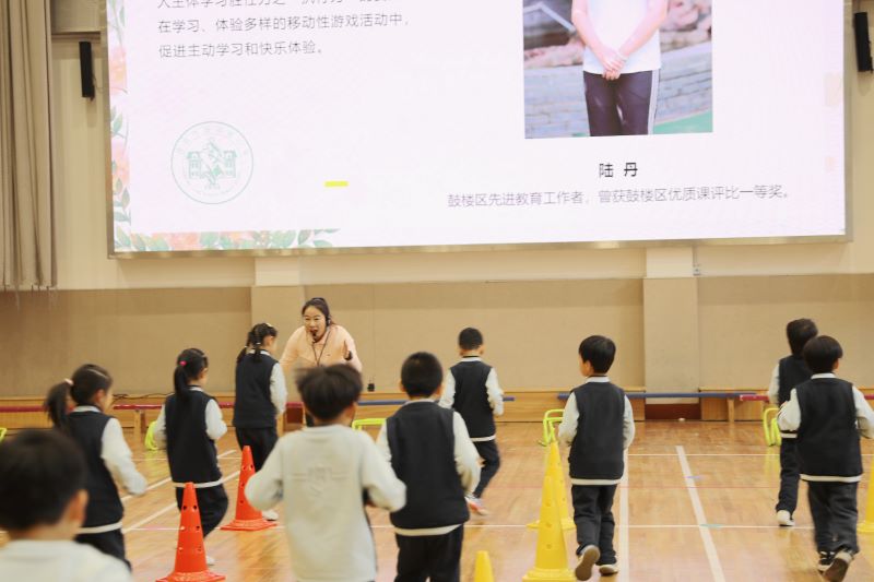陸丹上課2.jpg