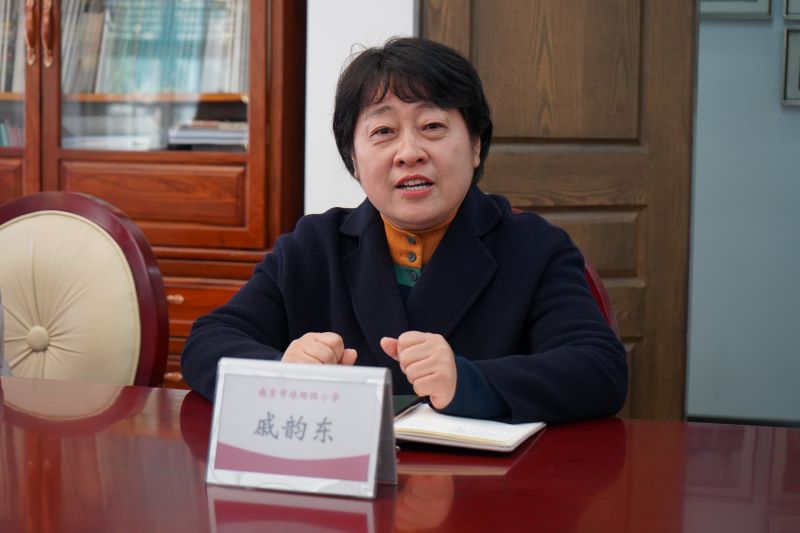 6.總校長戚韻東發言照(zhào)片.JPG